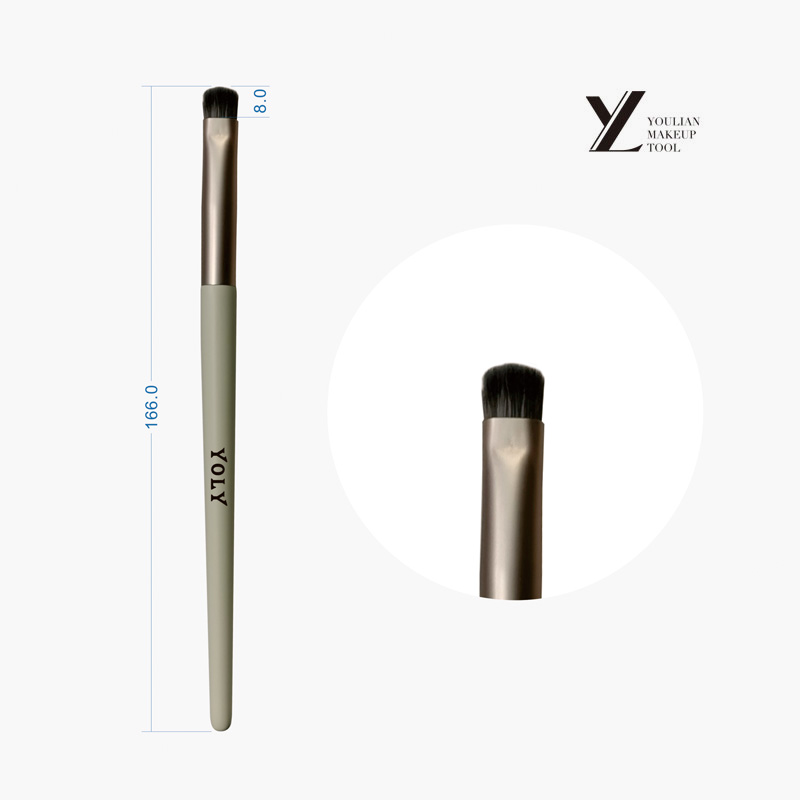 Miten minun pitäisi puhdistaa eyeliner-siveltimeni käytön jälkeen?